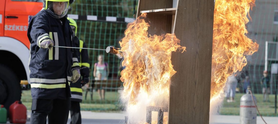 A Fehérvári Tűzoltó Egyesület ismét bemutatót tartott, A tűz nem válogat címmel